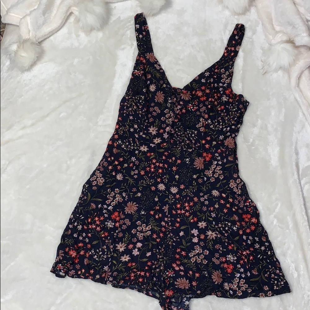 American Eagle Floral Print Romper Size Medium